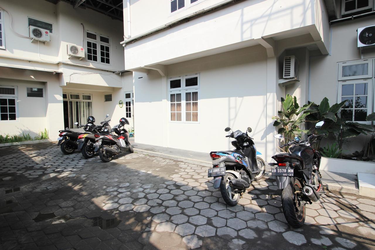 Reddoorz Plus Near Keraton Yogyakarta 2 Hotel Exterior photo